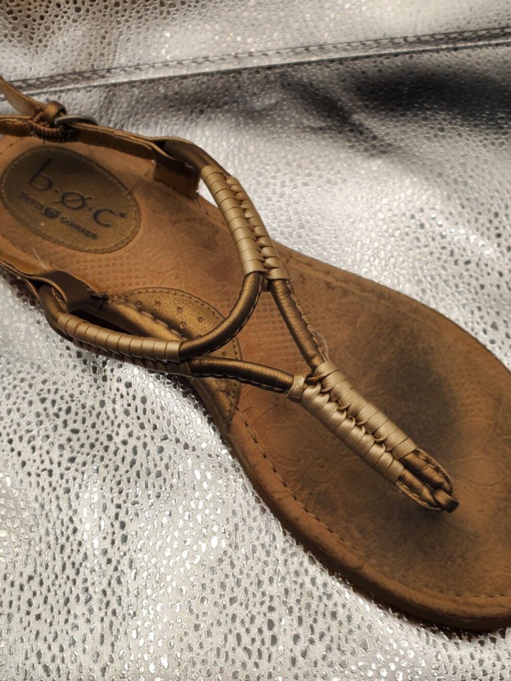Champagne Gold Born Concept Cersei Thong Sandals, Size 8 - Picture 5 of 5